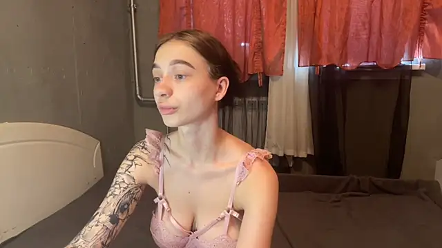 Snapshot of imChatty_Alice chatting on June 23, 2026, 7:17 am imChatty Alice online show from June 23, 2026, 7:17 am
