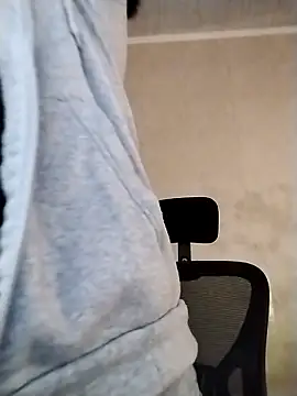 Snapshot of Carameloswing1 chatting on December 16, 2025, 1:49 pm Carameloswing1 online show from December 16, 2025, 1:49 pm