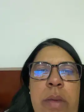 Snapshot of Carameloswing1 chatting on December 21, 2025, 1:35 am Carameloswing1 online show from December 21, 2025, 1:35 am