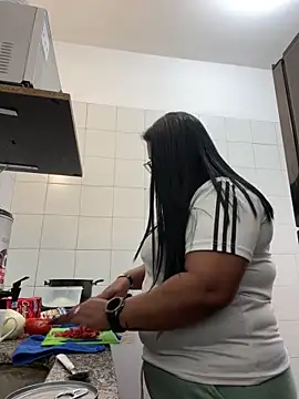 Snapshot of Carameloswing1 chatting on December 21, 2025, 1:40 pm Carameloswing1 online show from December 21, 2025, 1:40 pm