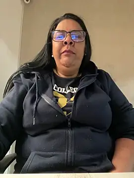 Snapshot of Carameloswing1 chatting on January 6, 2026, 12:53 pm Carameloswing1 online show from January 6, 2026, 12:53 pm