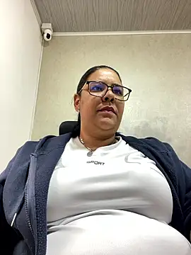 Snapshot of Carameloswing1 chatting on January 15, 2026, 1:48 pm Carameloswing1 online show from January 15, 2026, 1:48 pm