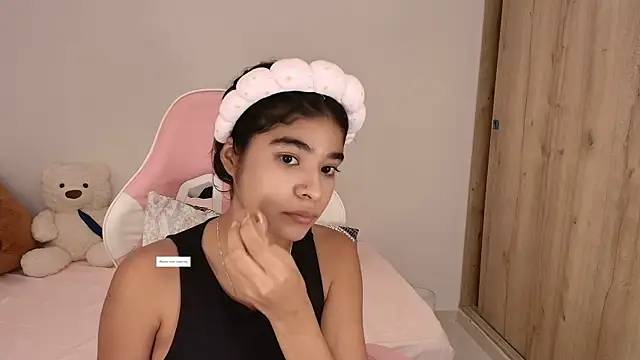 phia carter online show from April 18, 2026, 1:42 am