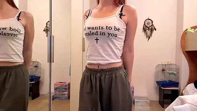 Snapshot of velvetmary chatting on December 16, 2025, 4:28 am velvetmary online show from December 16, 2025, 4:28 am