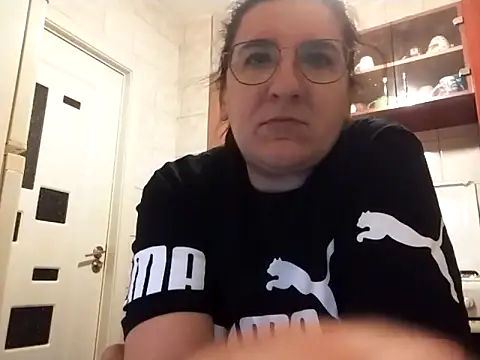 Snapshot of Dana92va chatting on February 14, 2026, 5:32 pm Dana92va online show from February 14, 2026, 5:32 pm