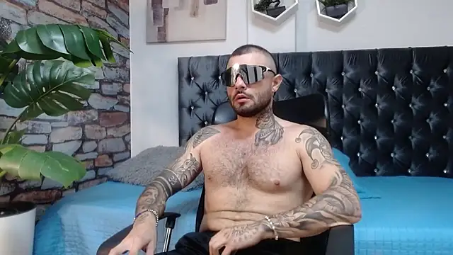 lucky smith1 online show from December 4, 2025, 6:38 pm