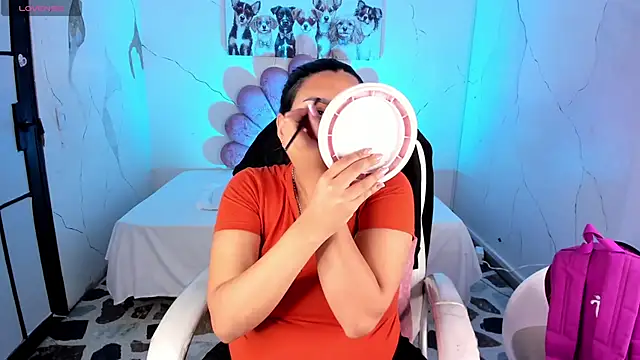 melodysnow  online show from December 20, 2025, 1:18 pm