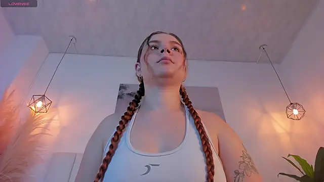 Melodyblacke online show from April 14, 2026, 11:16 am