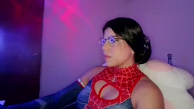 Snapshot of Adararouse1 chatting on February 19, 2026, 7:10 pm Adararouse1 online show from February 19, 2026, 7:10 pm