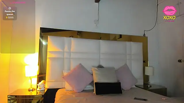 Zoei Moon online show from March 21, 2026, 6:55 pm