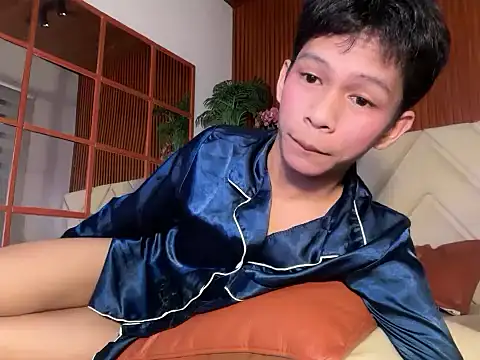 TheBoyAboveYou online show from April 21, 2026, 2:15 am