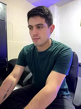 williamsmiiths16 online show from January 12, 2026, 5:29 pm