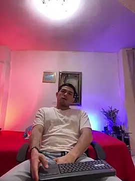 williamsmiiths16 online show from March 19, 2026, 11:25 am