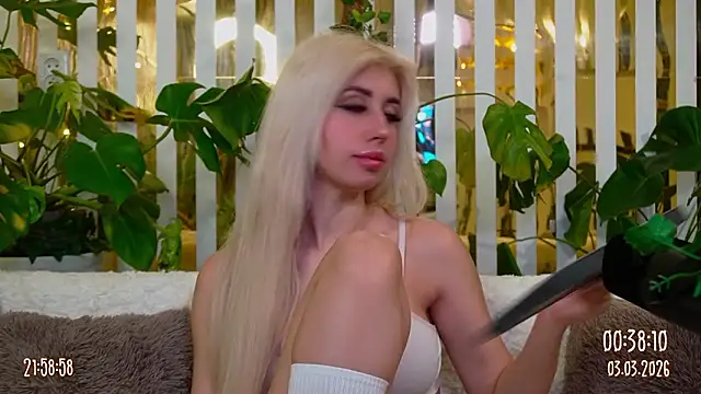 FlowweerGirl online show from March 3, 2026, 6:58 pm