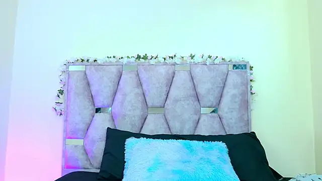 iris and damian online show from March 22, 2026, 5:27 pm