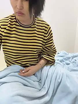 luckybaby666999 online show from May 18, 2026, 4:40 am