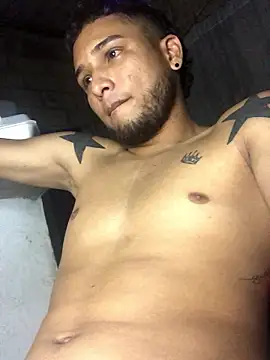 Snapshot of modeloxtz chatting on January 10, 2026, 6:04 am modeloxtz online show from January 10, 2026, 6:04 am