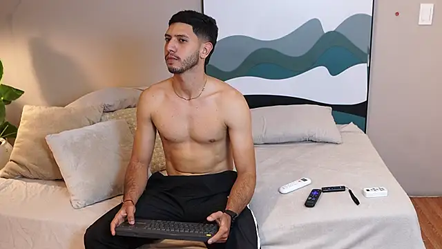 Snapshot of Thiago_Voss chatting on December 4, 2025, 12:47 pm Thiago Voss online show from December 4, 2025, 12:47 pm