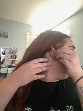 gassqueen101 online show from December 3, 2025, 3:21 pm