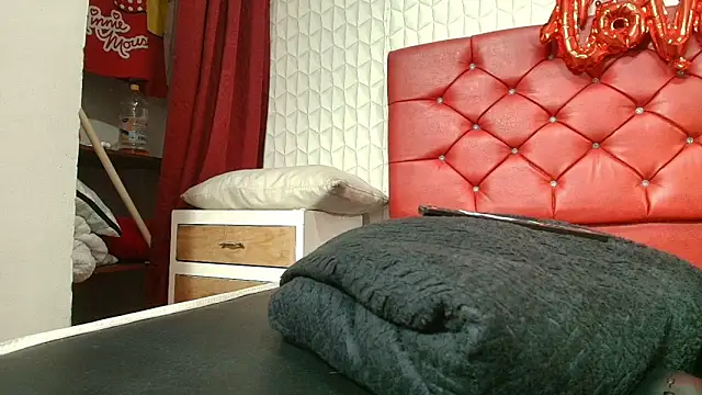 Elizabetth Roman online show from February 23, 2026, 8:50 pm