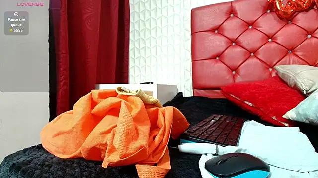 Elizabetth Roman online show from March 26, 2026, 8:47 pm