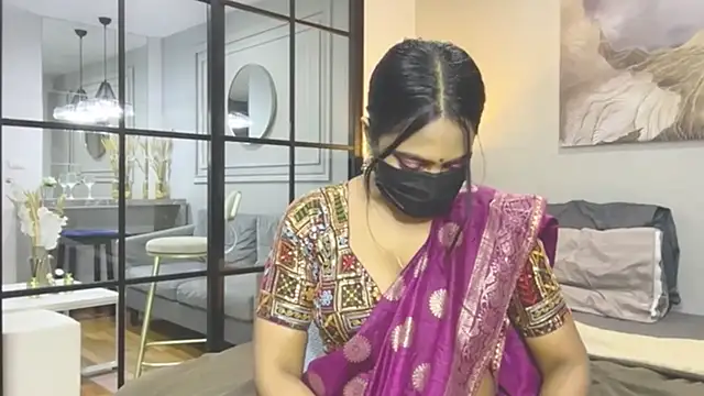 Snapshot of Dikshacam chatting on December 3, 2025, 5:55 pm Dikshacam online show from December 3, 2025, 5:55 pm