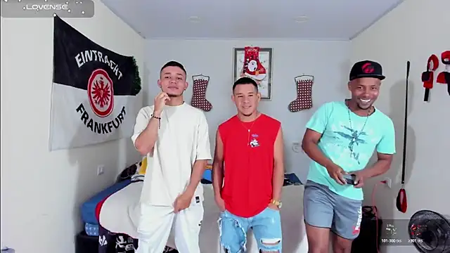 roomies  online show from December 21, 2025, 3:41 pm