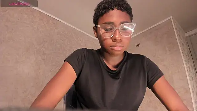 Snapshot of teylor_lovee chatting on February 24, 2026, 9:57 pm teylor lovee online show from February 24, 2026, 9:57 pm