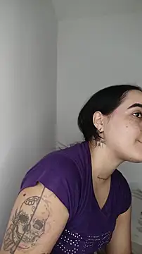 tiffanybrowm online show from April 12, 2026, 9:53 pm