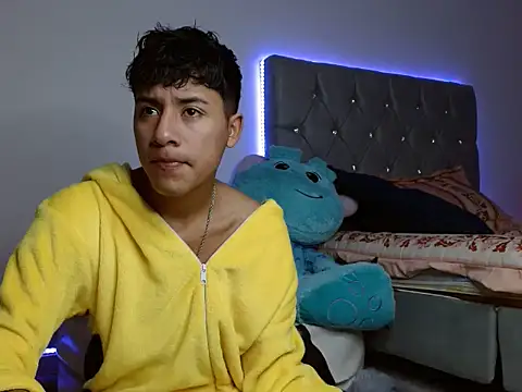 Sebas Ross04 online show from December 14, 2025, 10:58 pm