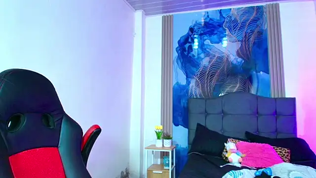 Valentina and sneider  online show from April 21, 2026, 2:51 am