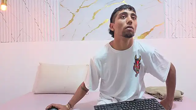 Snapshot of NatyAndAlex chatting on February 10, 2026, 10:14 pm NatyAndAlex online show from February 10, 2026, 10:14 pm