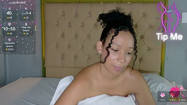 Snapshot of EmmaLawrence_ chatting on July 5, 2026, 4:19 am EmmaLawrence online show from July 5, 2026, 4:19 am