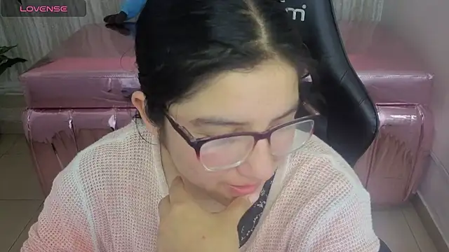 eva smit t online show from February 25, 2026, 2:32 am