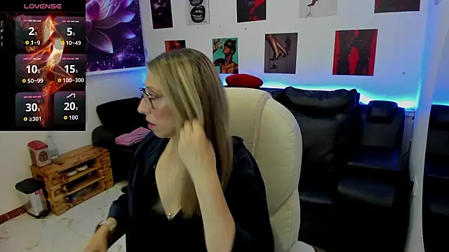 Scarlett 079 online show from February 23, 2026, 12:13 pm