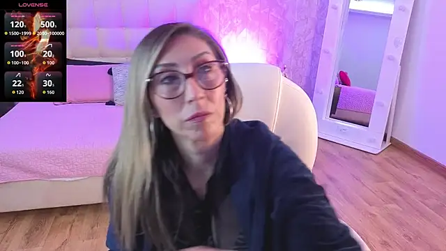 Scarlett 079 online show from April 10, 2026, 11:48 am