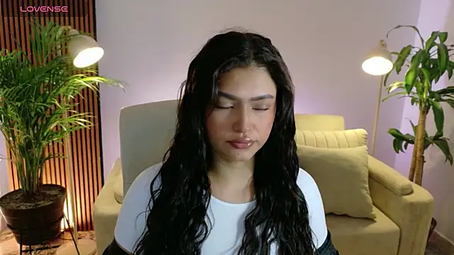 Snapshot of victoria___moon chatting on February 23, 2026, 1:08 pm victoria moon online show from February 23, 2026, 1:08 pm