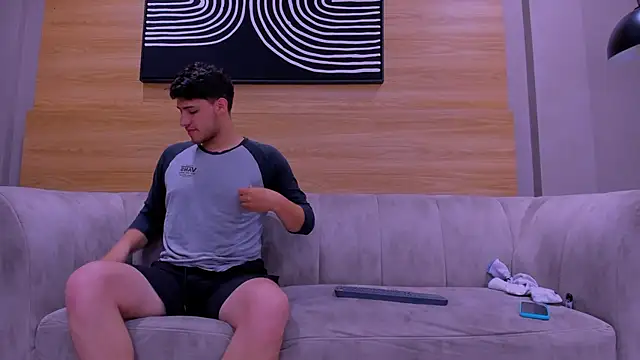 big  friends online show from December 5, 2025, 1:52 pm