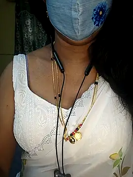 Preeti345 online show from February 3, 2026, 7:13 am