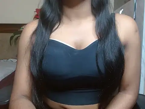 Lola Bebe online show from March 6, 2026, 5:48 am