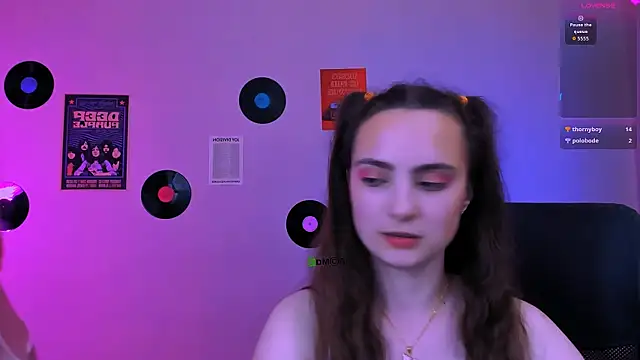 jenna elayne online show from May 10, 2026, 2:44 pm