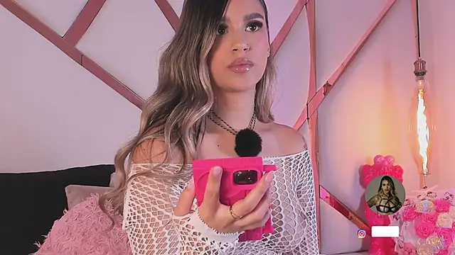 Sophie-velvet online show from March 3, 2026, 7:53 pm