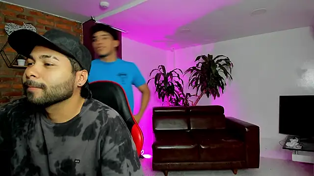 HotThreesoome online show from February 7, 2026, 12:20 pm