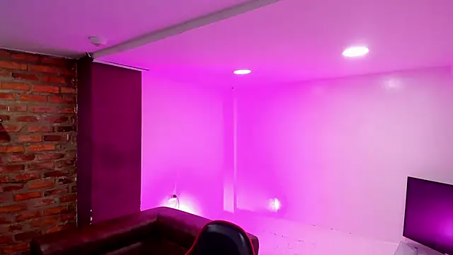 HotThreesoome online show from February 13, 2026, 12:12 pm