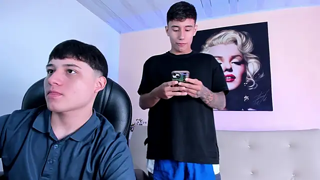 HotThreesoome online show from April 20, 2026, 1:25 pm