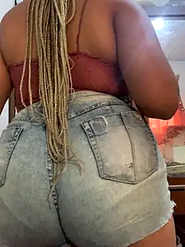 Snapshot of CorujinhaSafada chatting on December 13, 2025, 8:58 pm CorujinhaSafada online show from December 13, 2025, 8:58 pm