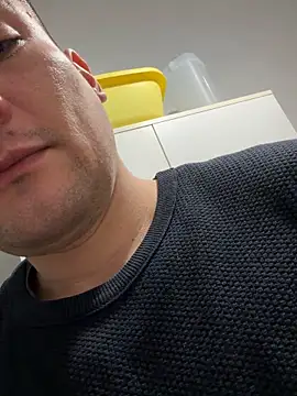 CharlyAlfa22 online show from February 18, 2026, 5:09 pm