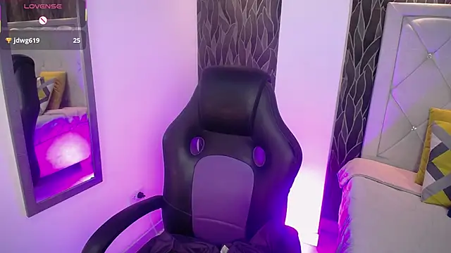 Kat Cute online show from December 20, 2025, 4:19 am