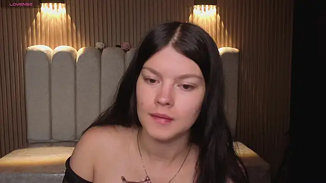 Sara valderrama  online show from February 21, 2026, 2:07 pm