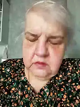 HapinessLovee online show from April 18, 2026, 12:53 pm